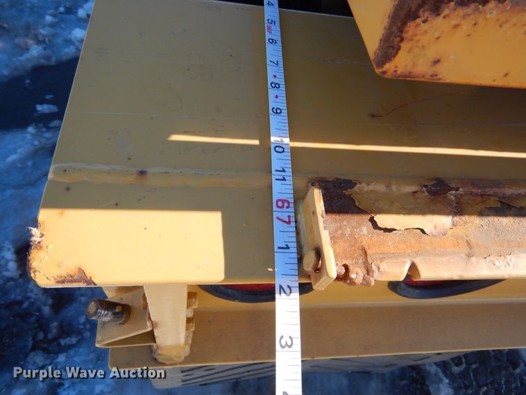 image for item KS9306 2006 Towmaster Titanium T-110DTG  lowboy equipment trailer