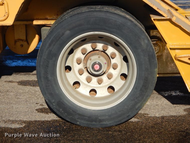 image for item KS9306 2006 Towmaster Titanium T-110DTG  lowboy equipment trailer