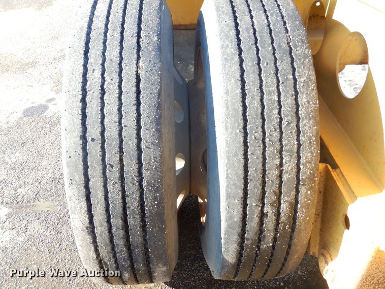 image for item KS9306 2006 Towmaster Titanium T-110DTG  lowboy equipment trailer