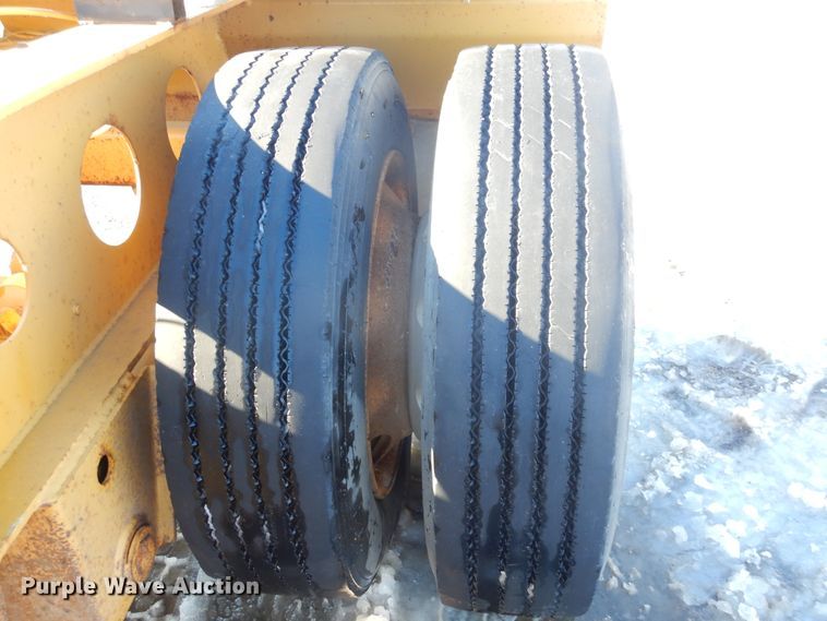 image for item KS9306 2006 Towmaster Titanium T-110DTG  lowboy equipment trailer