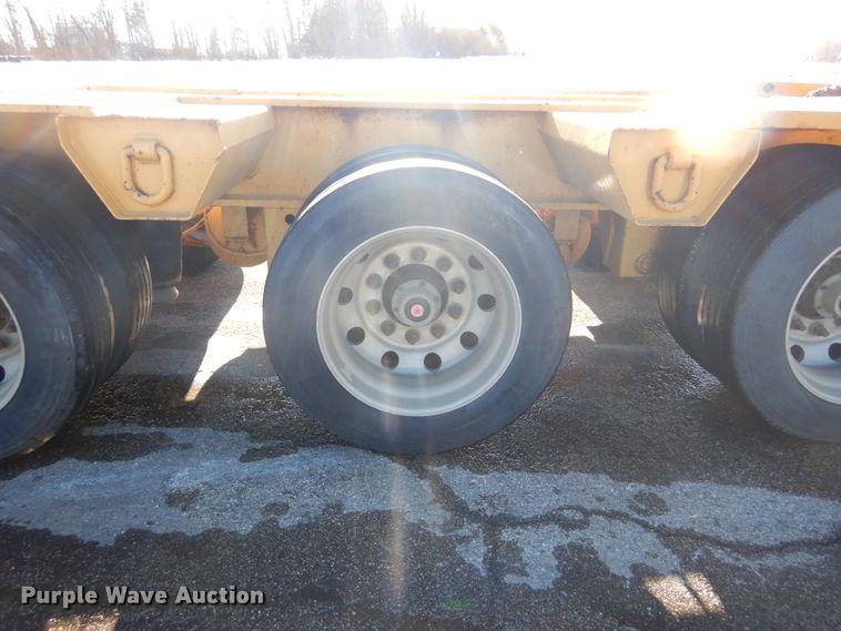 image for item KS9306 2006 Towmaster Titanium T-110DTG  lowboy equipment trailer