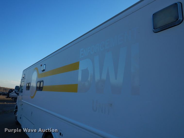 image for item DH8155 2003 Freightliner MT55  mobile command center