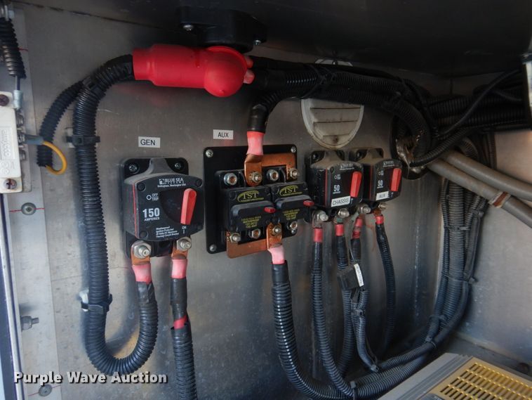 image for item DH8155 2003 Freightliner MT55  mobile command center