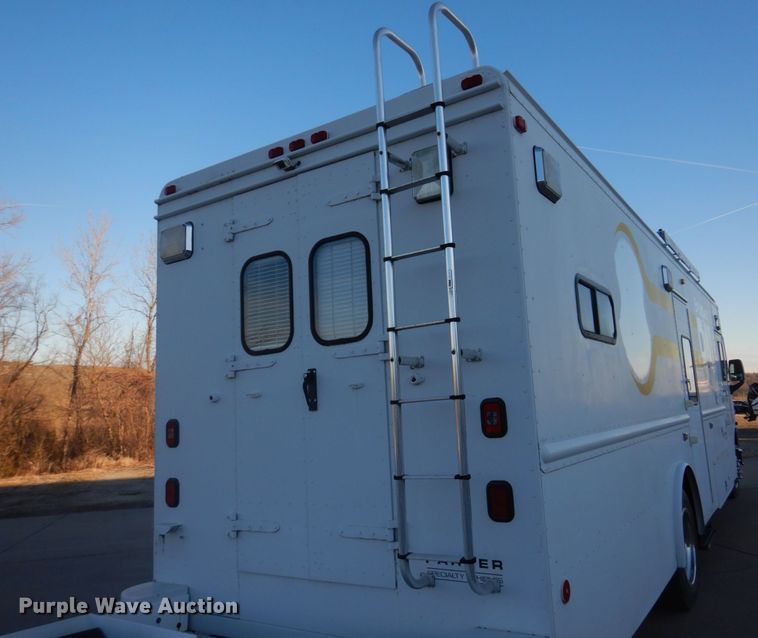 image for item DH8155 2003 Freightliner MT55  mobile command center