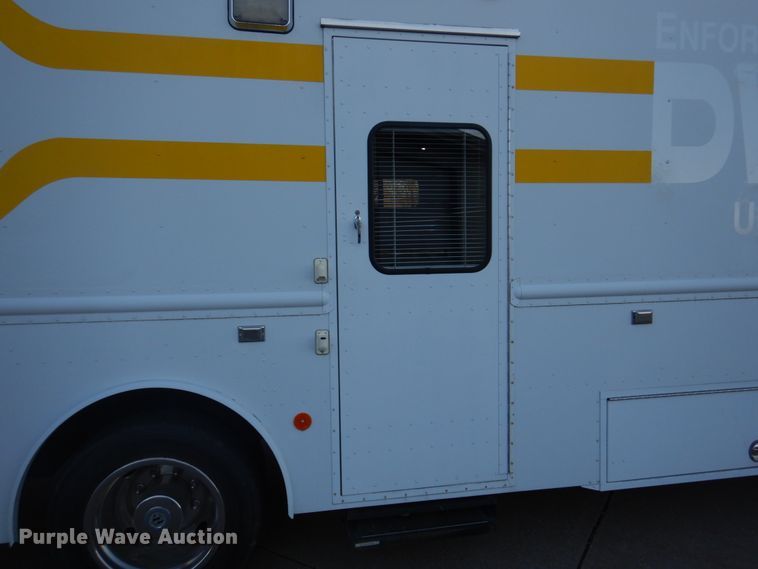 image for item DH8155 2003 Freightliner MT55  mobile command center