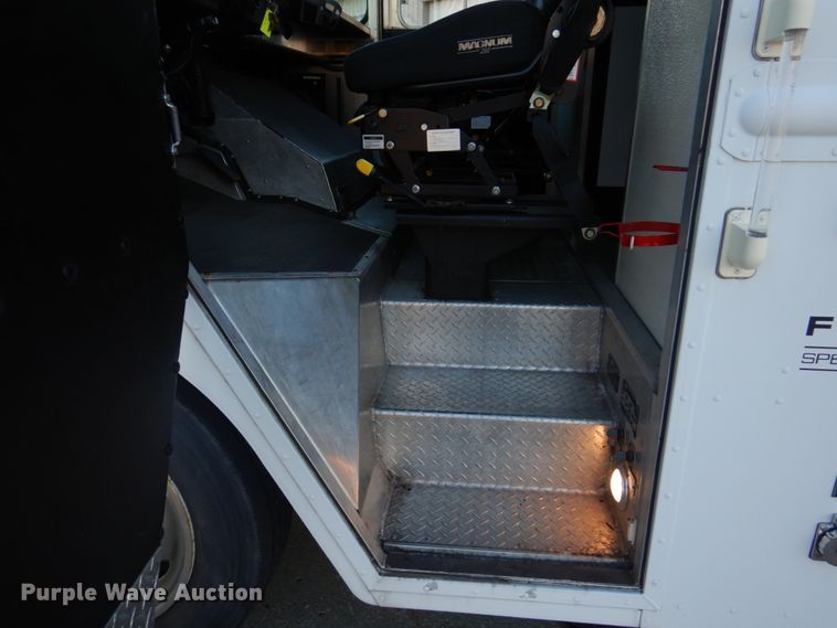 image for item DH8155 2003 Freightliner MT55  mobile command center