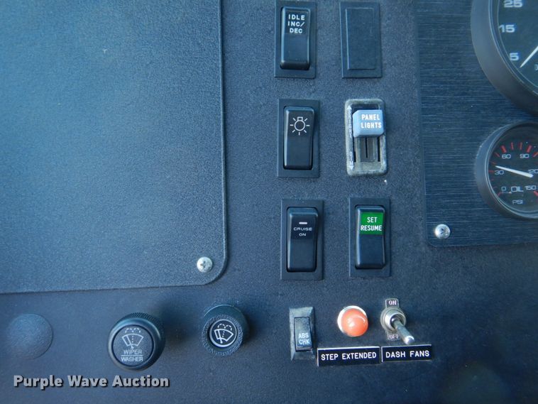 image for item DH8155 2003 Freightliner MT55  mobile command center
