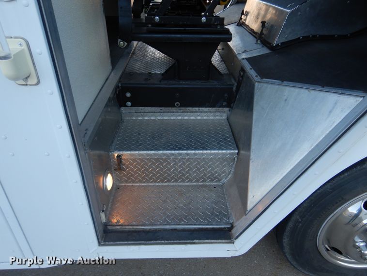 image for item DH8155 2003 Freightliner MT55  mobile command center