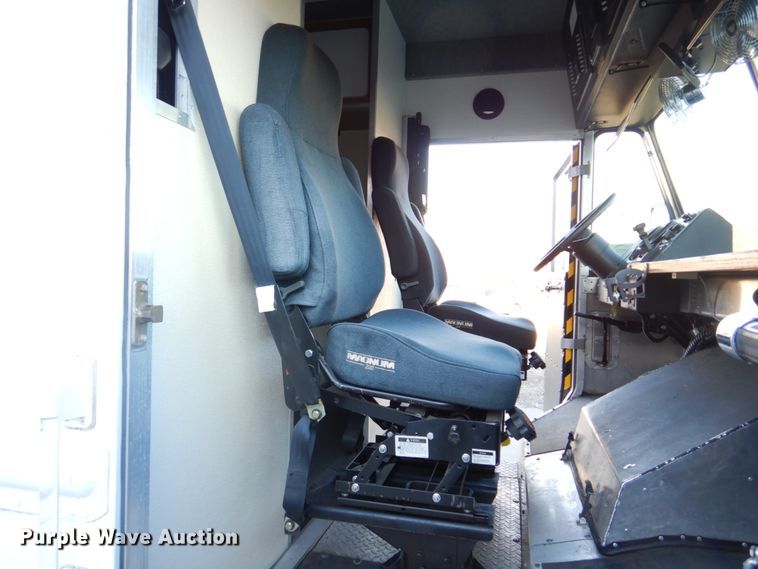 image for item DH8155 2003 Freightliner MT55  mobile command center