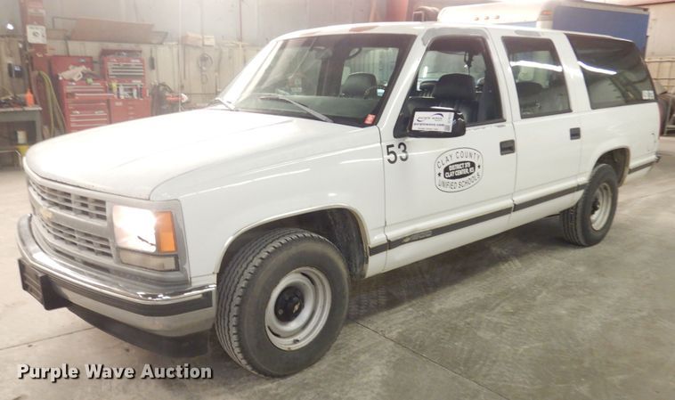 image for item DH8777 1999 Chevrolet Suburban  SUV