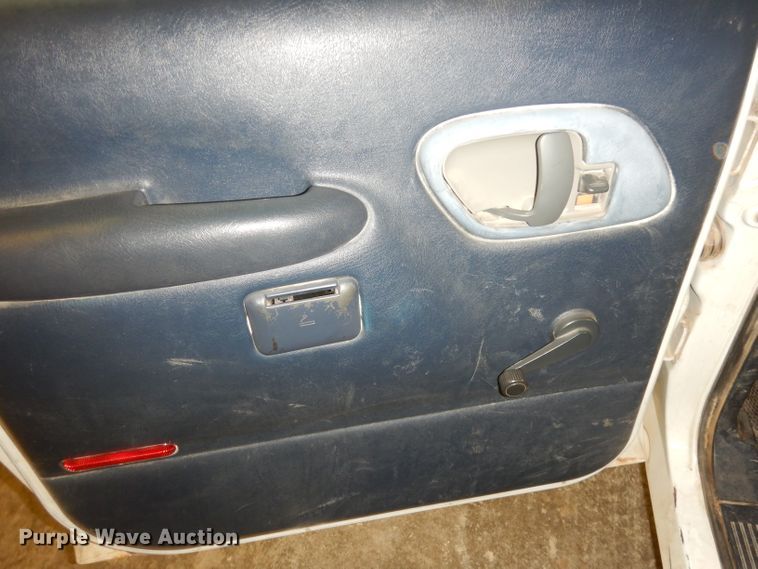 image for item DH8777 1999 Chevrolet Suburban  SUV