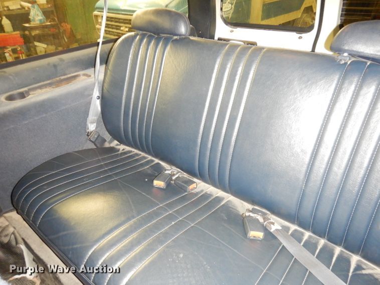 image for item DH8777 1999 Chevrolet Suburban  SUV