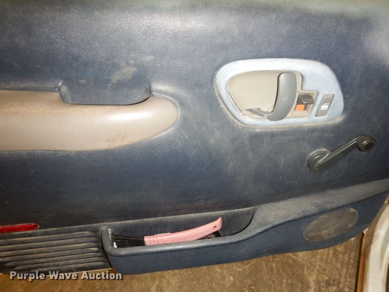 image for item DH8777 1999 Chevrolet Suburban  SUV