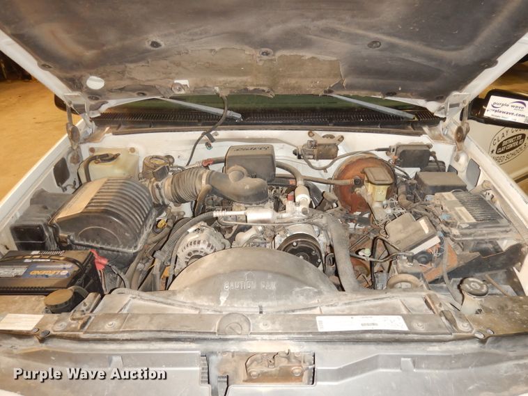 image for item DH8777 1999 Chevrolet Suburban  SUV