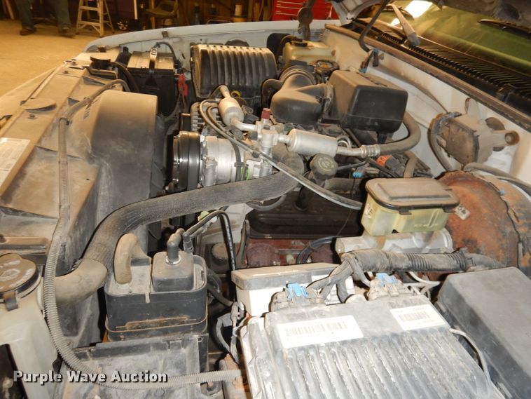 image for item DH8777 1999 Chevrolet Suburban  SUV