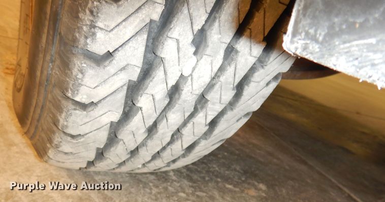 image for item DH8777 1999 Chevrolet Suburban  SUV