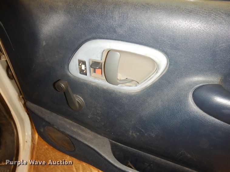 image for item DH8777 1999 Chevrolet Suburban  SUV