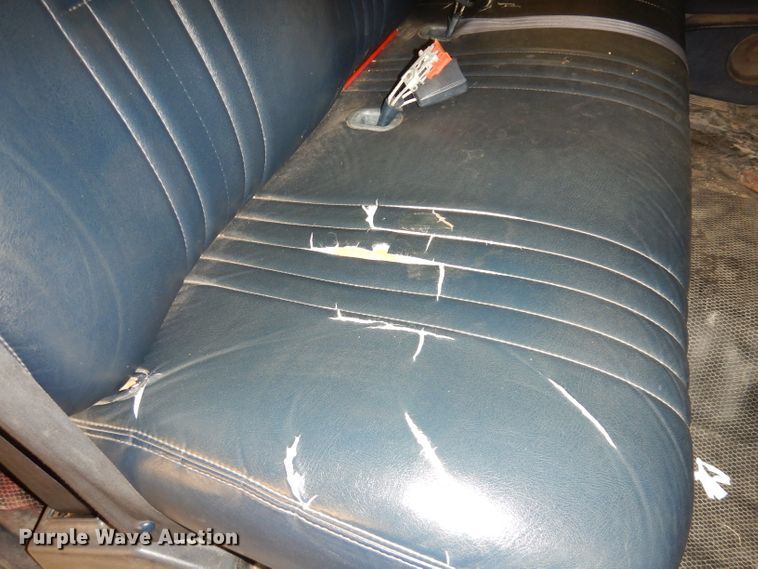 image for item DH8777 1999 Chevrolet Suburban  SUV