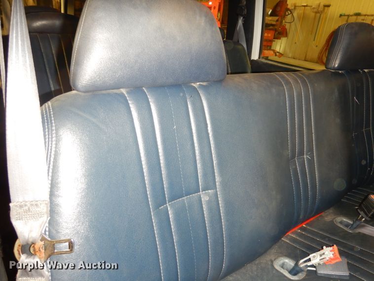 image for item DH8777 1999 Chevrolet Suburban  SUV