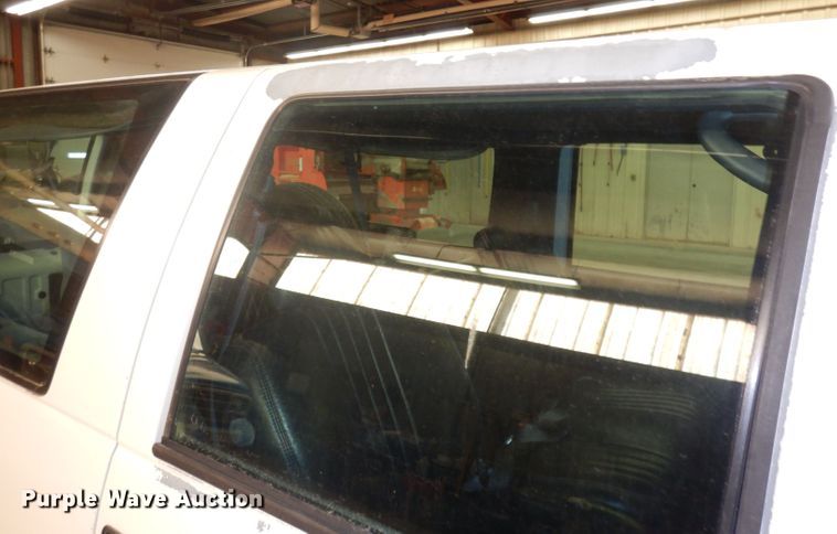 image for item DH8777 1999 Chevrolet Suburban  SUV