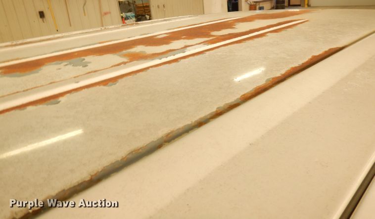 image for item DH8777 1999 Chevrolet Suburban  SUV