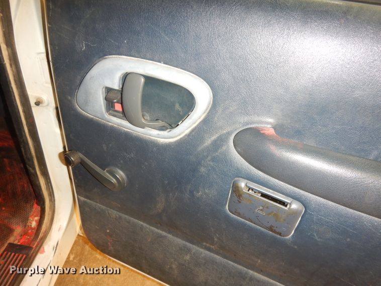 image for item DH8777 1999 Chevrolet Suburban  SUV