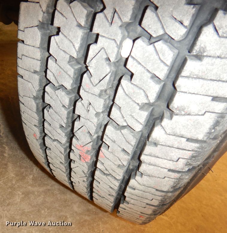 image for item DH8777 1999 Chevrolet Suburban  SUV