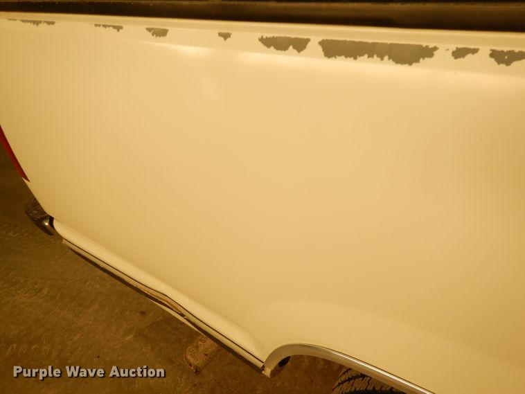 image for item DH8777 1999 Chevrolet Suburban  SUV