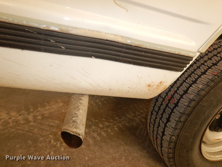 image for item DH8777 1999 Chevrolet Suburban  SUV