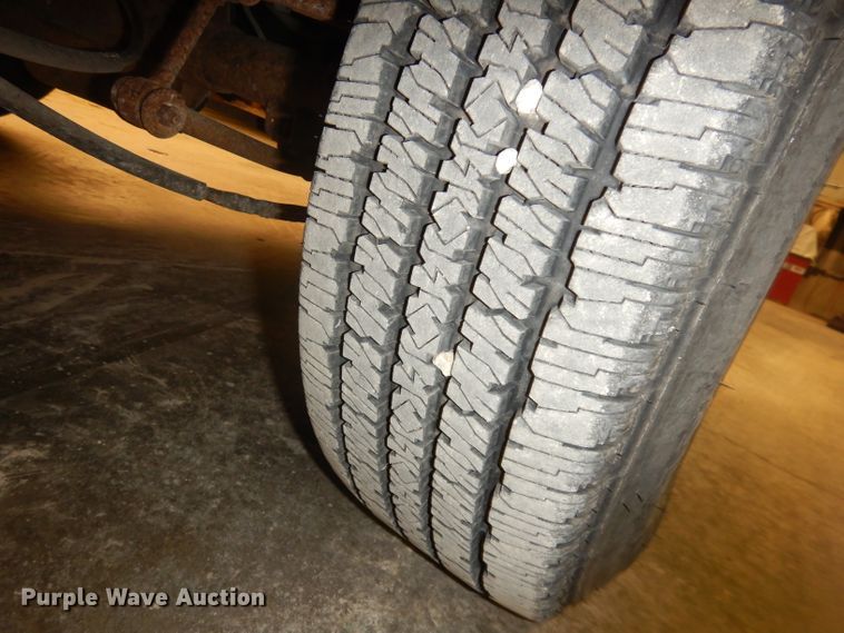 image for item DH8777 1999 Chevrolet Suburban  SUV