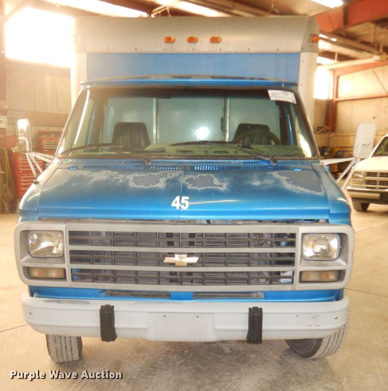 image for item DH8778 1994 Chevrolet G30  delivery van