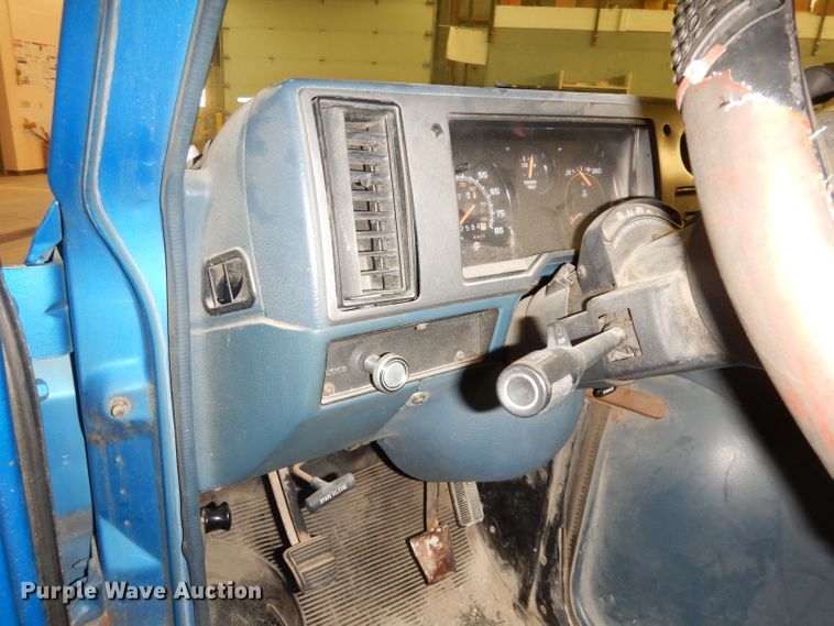 image for item DH8778 1994 Chevrolet G30  delivery van