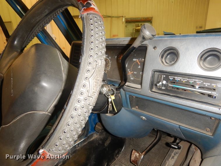 image for item DH8778 1994 Chevrolet G30  delivery van