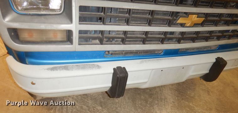 image for item DH8778 1994 Chevrolet G30  delivery van