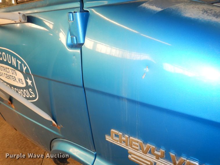 image for item DH8778 1994 Chevrolet G30  delivery van