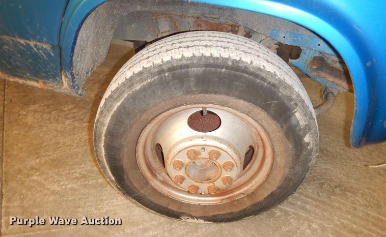 image for item DH8778 1994 Chevrolet G30  delivery van