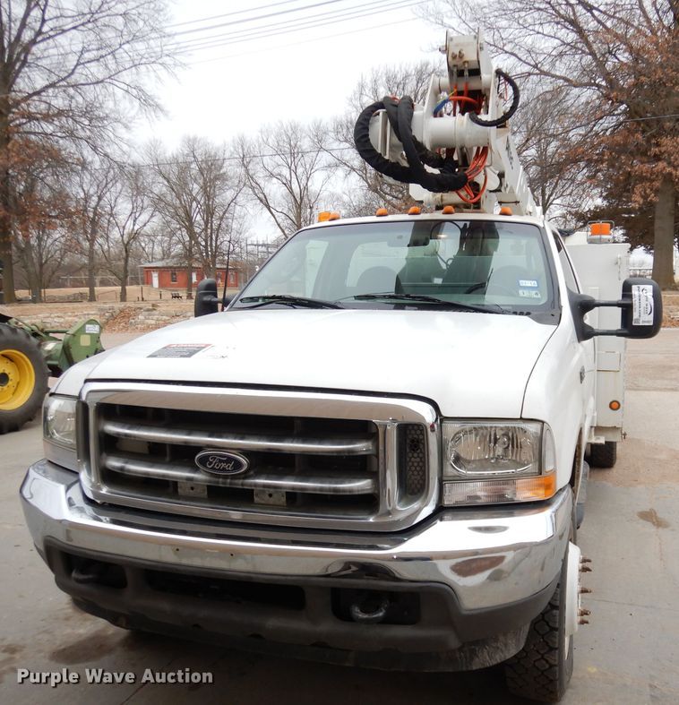 image for item DH8837 2003 Ford F550 Super Duty XL  bucket truck