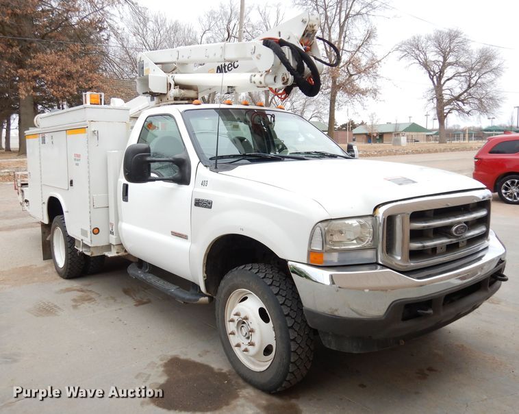 image for item DH8837 2003 Ford F550 Super Duty XL  bucket truck
