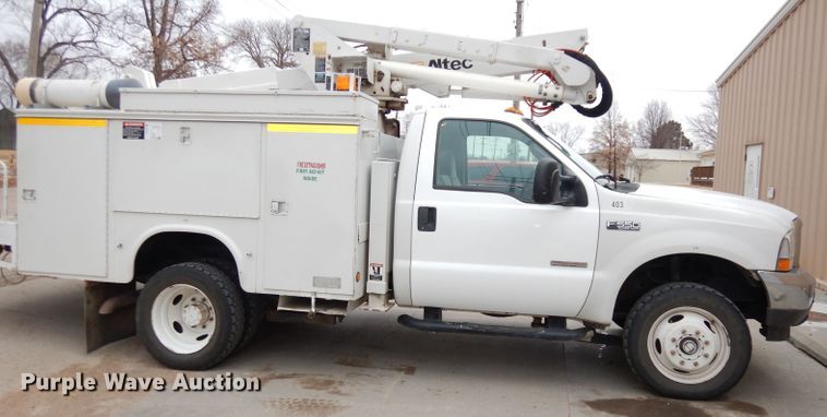 image for item DH8837 2003 Ford F550 Super Duty XL  bucket truck