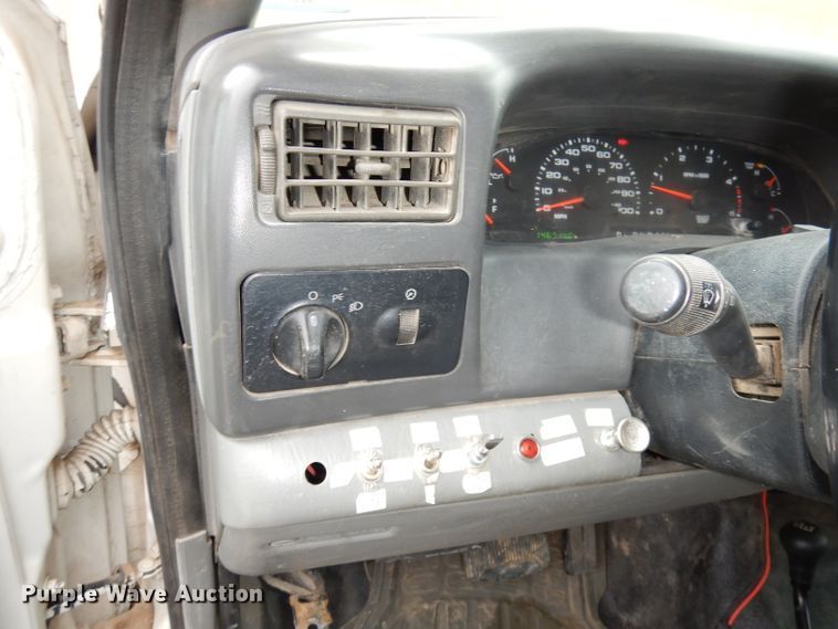 image for item DH8837 2003 Ford F550 Super Duty XL  bucket truck