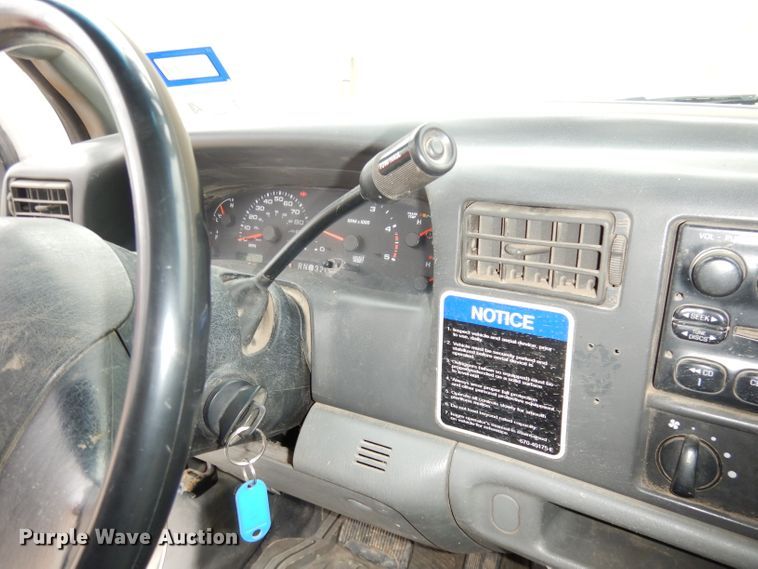 image for item DH8837 2003 Ford F550 Super Duty XL  bucket truck