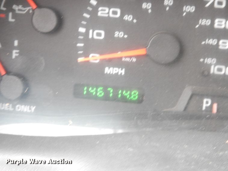 image for item DH8837 2003 Ford F550 Super Duty XL  bucket truck