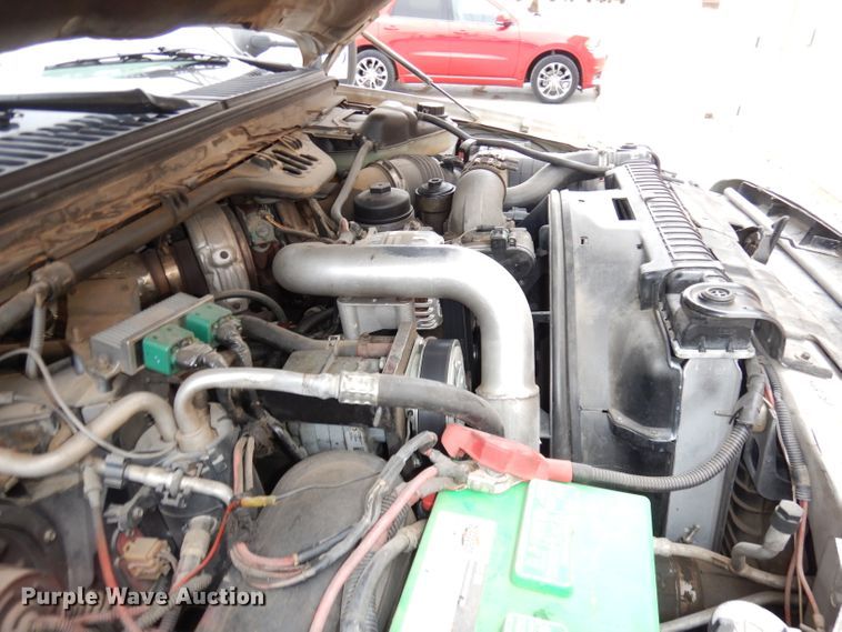 image for item DH8837 2003 Ford F550 Super Duty XL  bucket truck