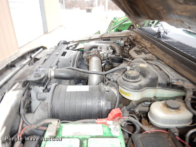 image for item DH8837 2003 Ford F550 Super Duty XL  bucket truck