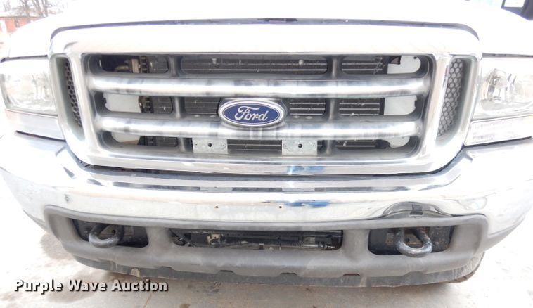 image for item DH8837 2003 Ford F550 Super Duty XL  bucket truck