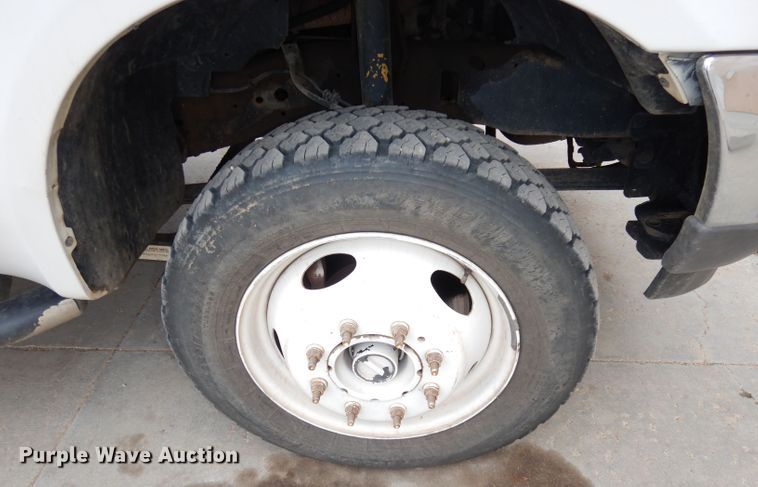 image for item DH8837 2003 Ford F550 Super Duty XL  bucket truck