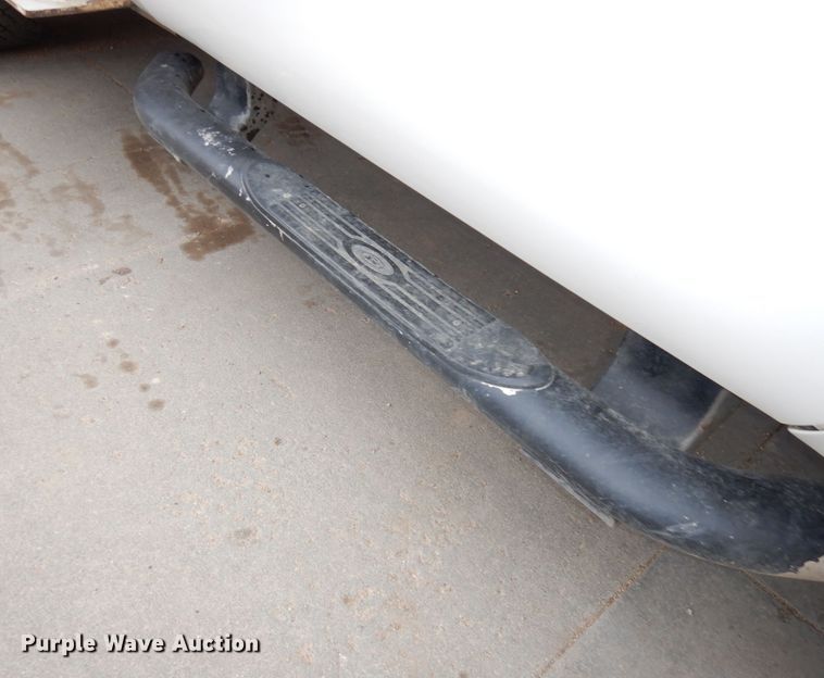 image for item DH8837 2003 Ford F550 Super Duty XL  bucket truck