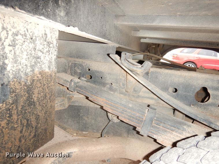 image for item DH8837 2003 Ford F550 Super Duty XL  bucket truck