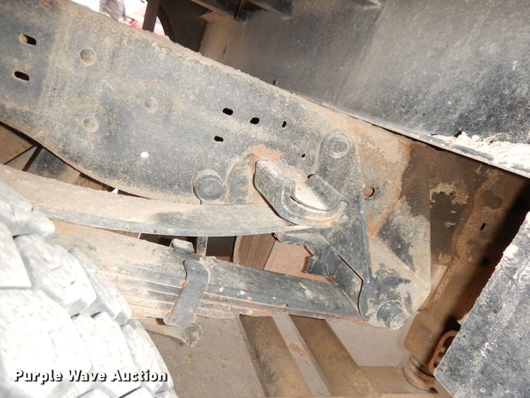 image for item DH8837 2003 Ford F550 Super Duty XL  bucket truck