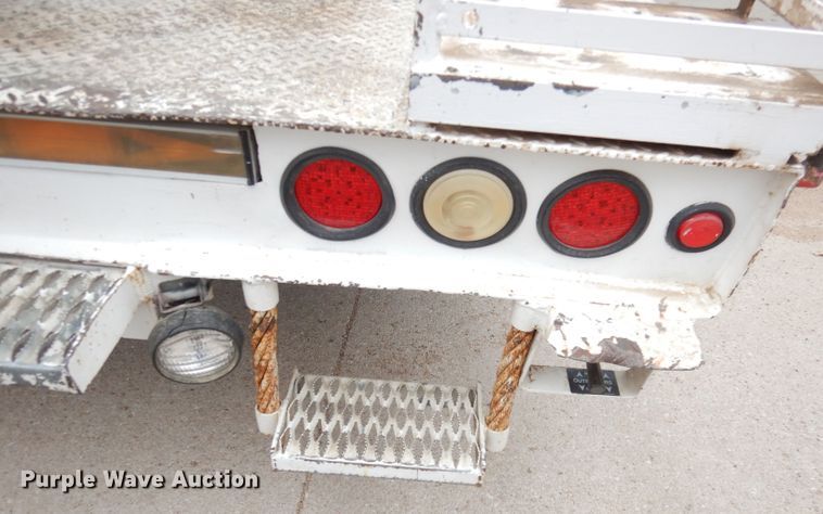 image for item DH8837 2003 Ford F550 Super Duty XL  bucket truck